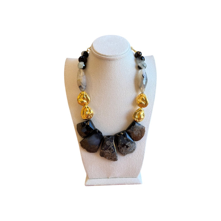 Manolli Midnight Golden Necklace | عقد مانولي ميدنايت