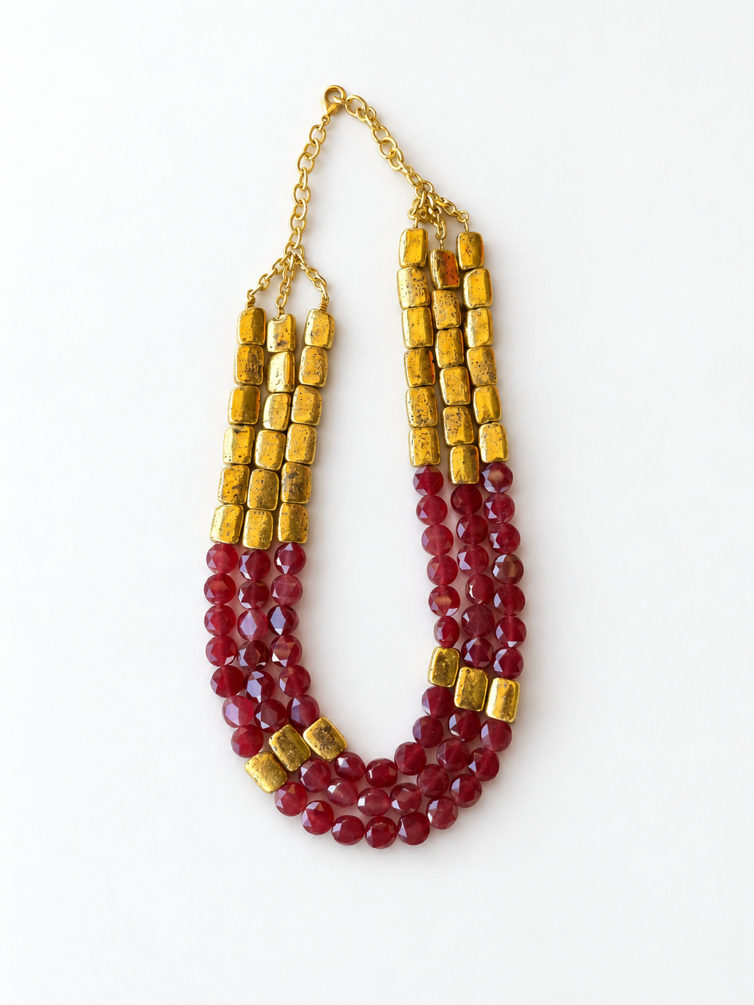 Queen Threads Burgundy Necklace | عقد خيوط الملكة نبيتي