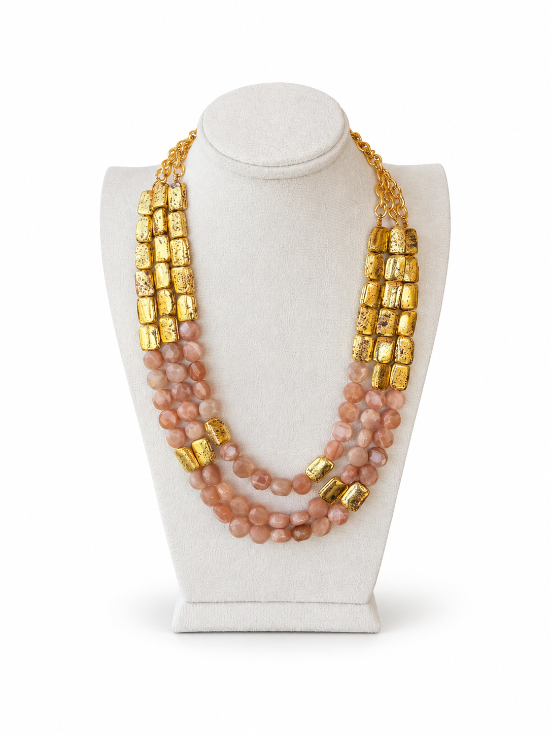 Queen Threads Rose Necklace | عقد خيوط الملكة سيمون