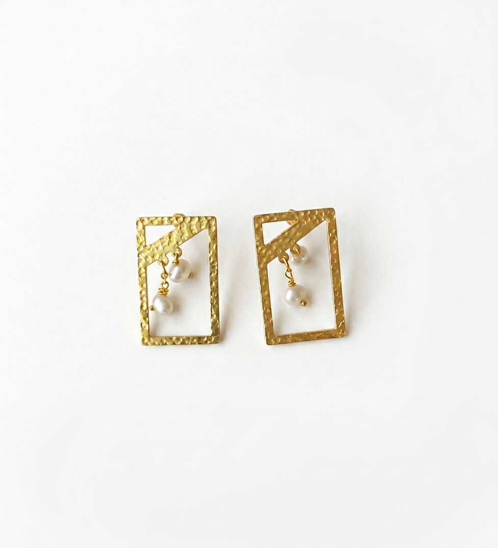 Gold Platted Silver Square earring with Pearls